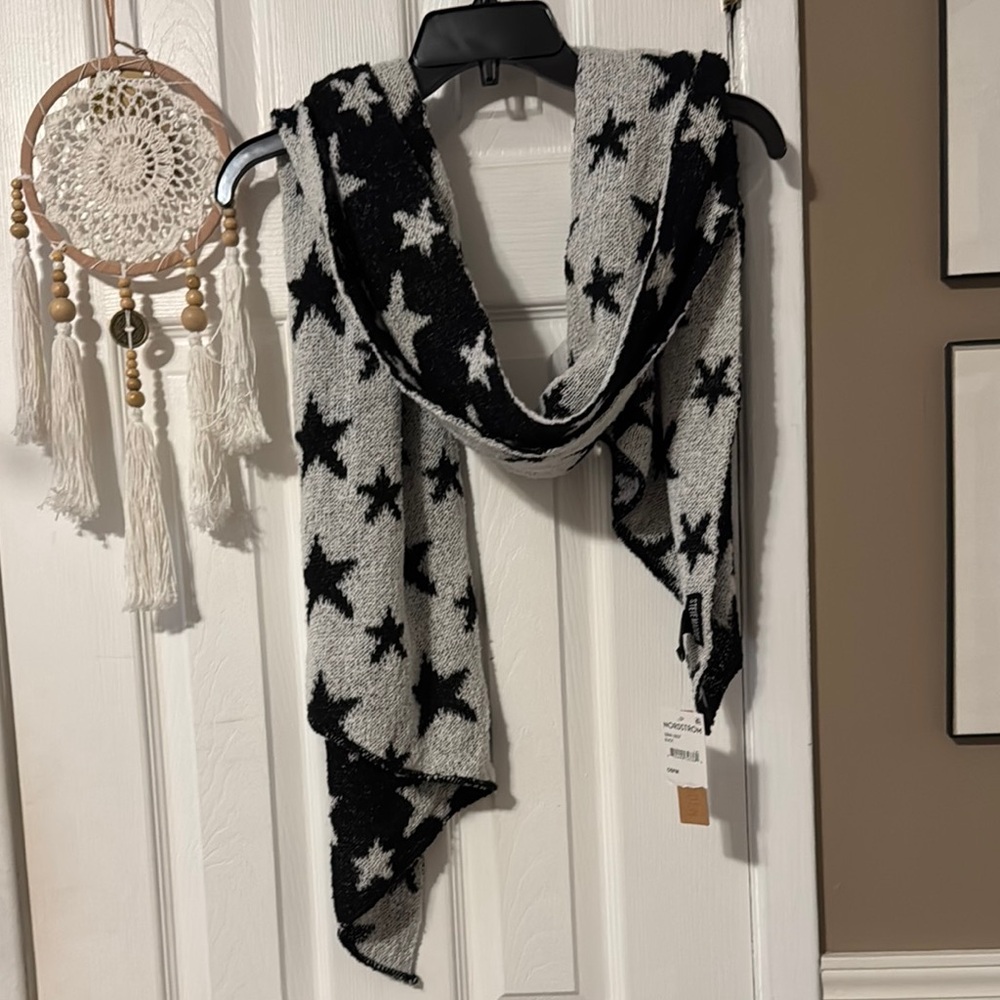 Steven Madden Black and White Star Pattern Scarf